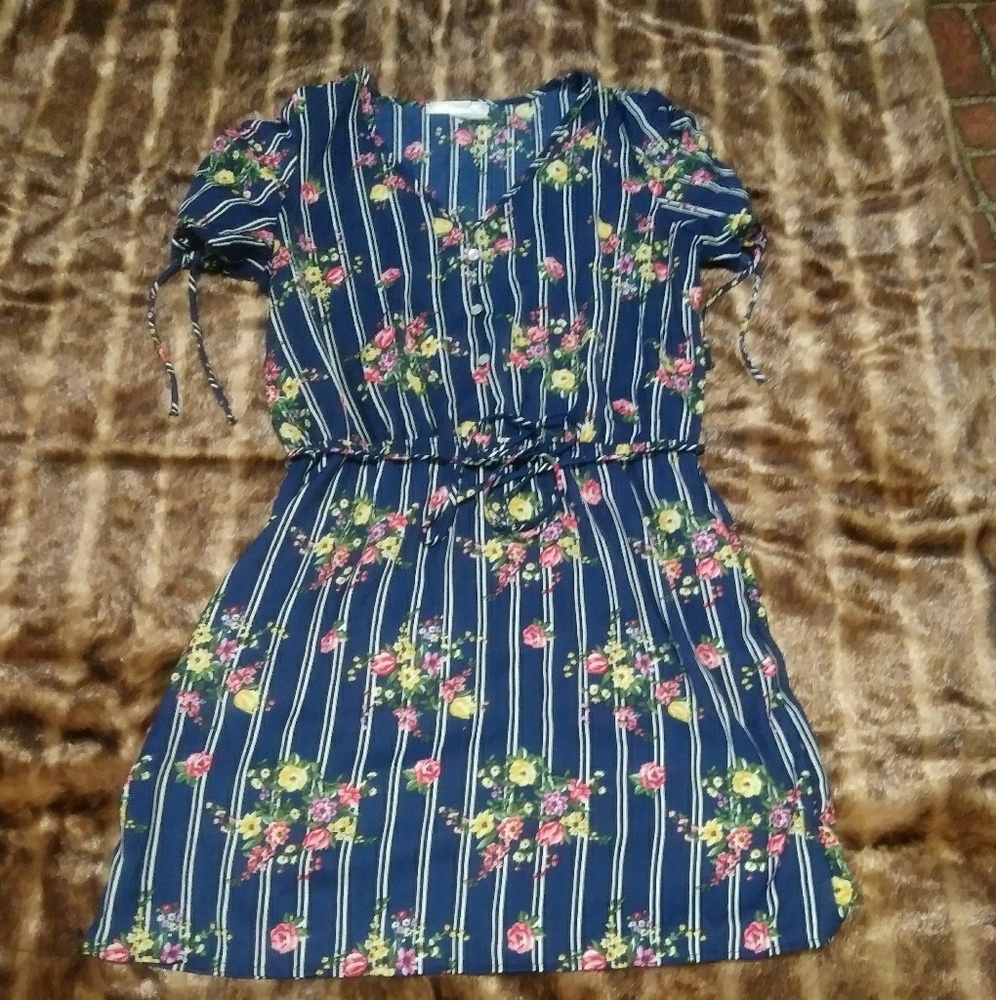 Sale 🔴 Spring Dress - Picture 7 of 7